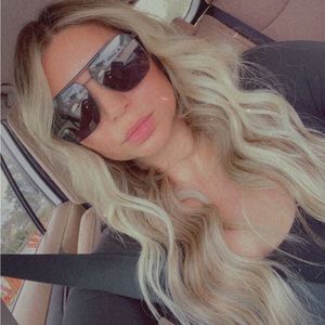 Meet your Posher, Chloe